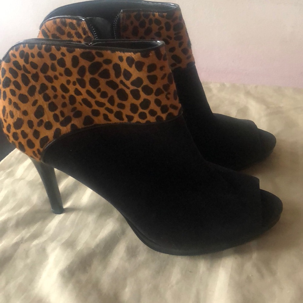 Beautiful Animal Print Angle Boots